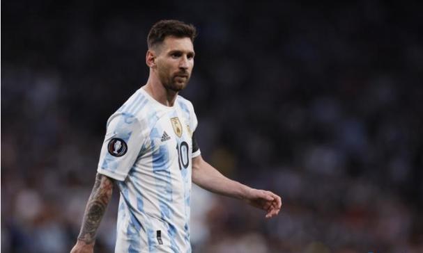 公告速递：嘉实全球房地产(QDII)2025年11月3日暂停申购、赎回及定期定额投资业务